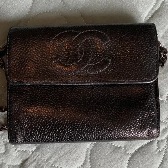 Chanel Textured Black Wallet - Picture 2 of 9